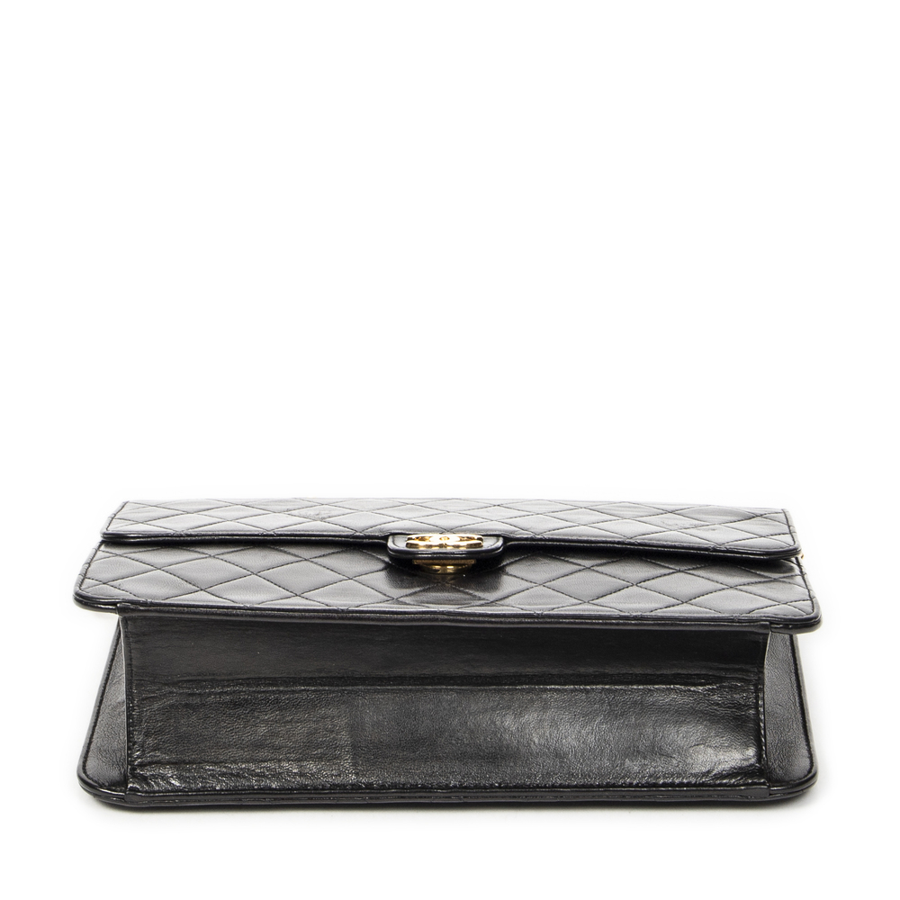 Chanel Vintage Push Lock Straight Flap - Picture 6 of 10
